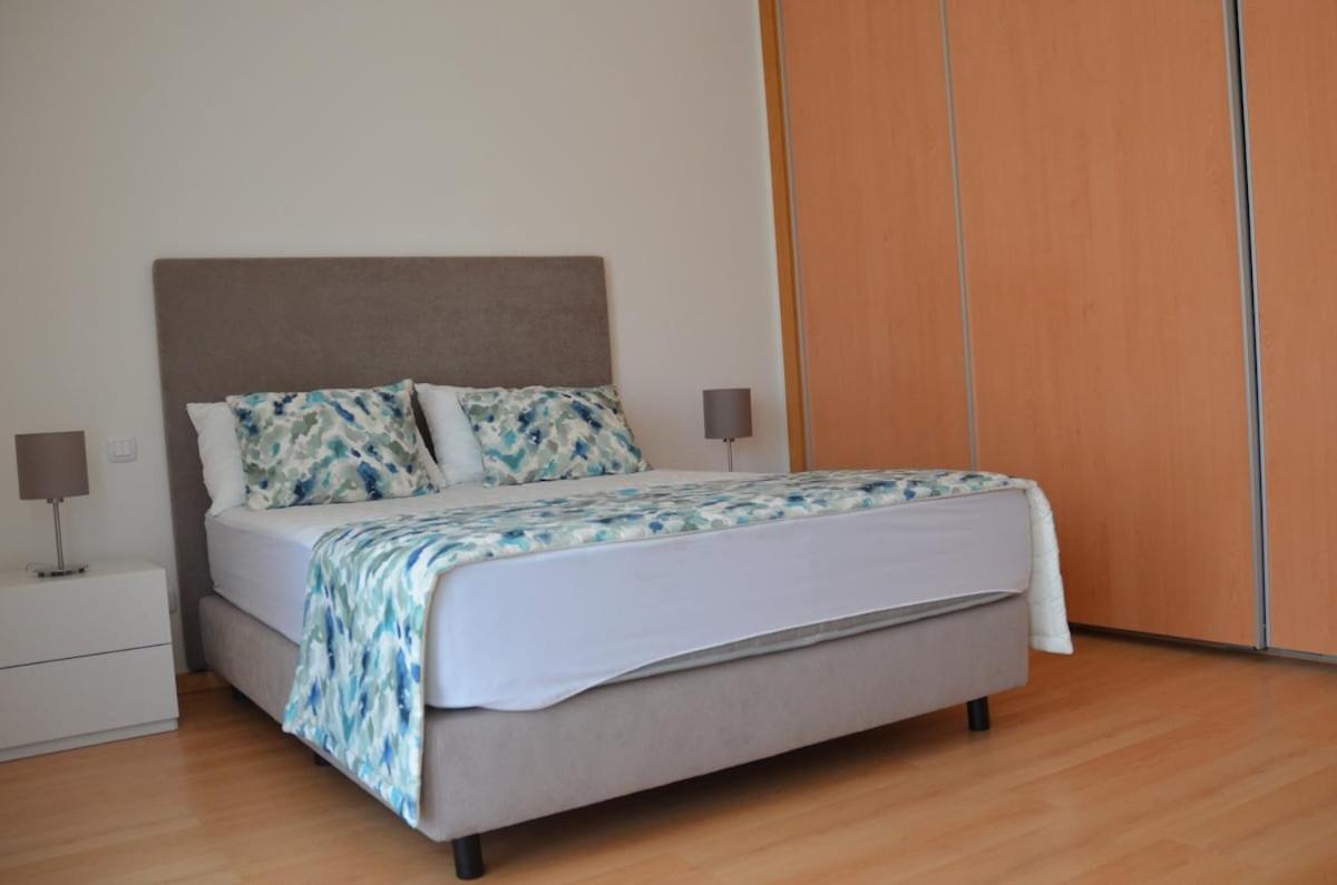 Algarve T2 apartment with pool&balcony in Olhão Exterior foto